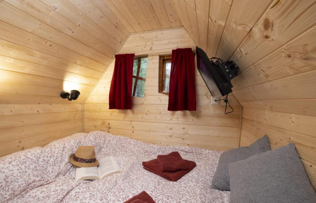 Camping Ushuaia Villages Au Bois Joli Andryes Exterior foto